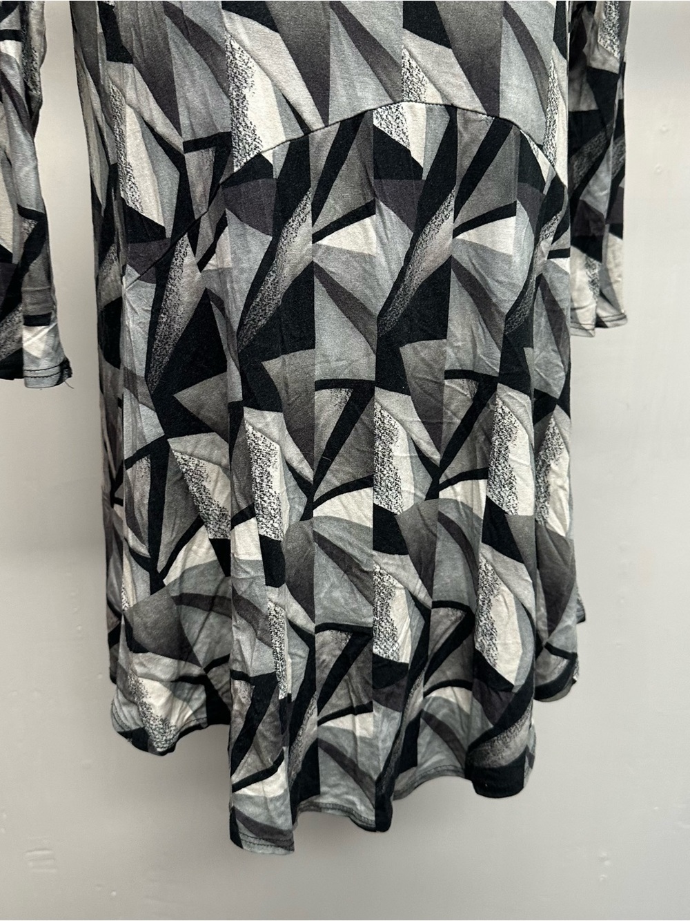 Salaam jersey knit shirt blouse geometric print black gray women’s small - Picture 4 of 7